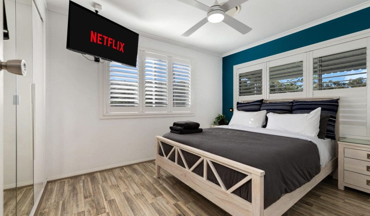 Upstairs Bedroom 3 - Queen Bedroom